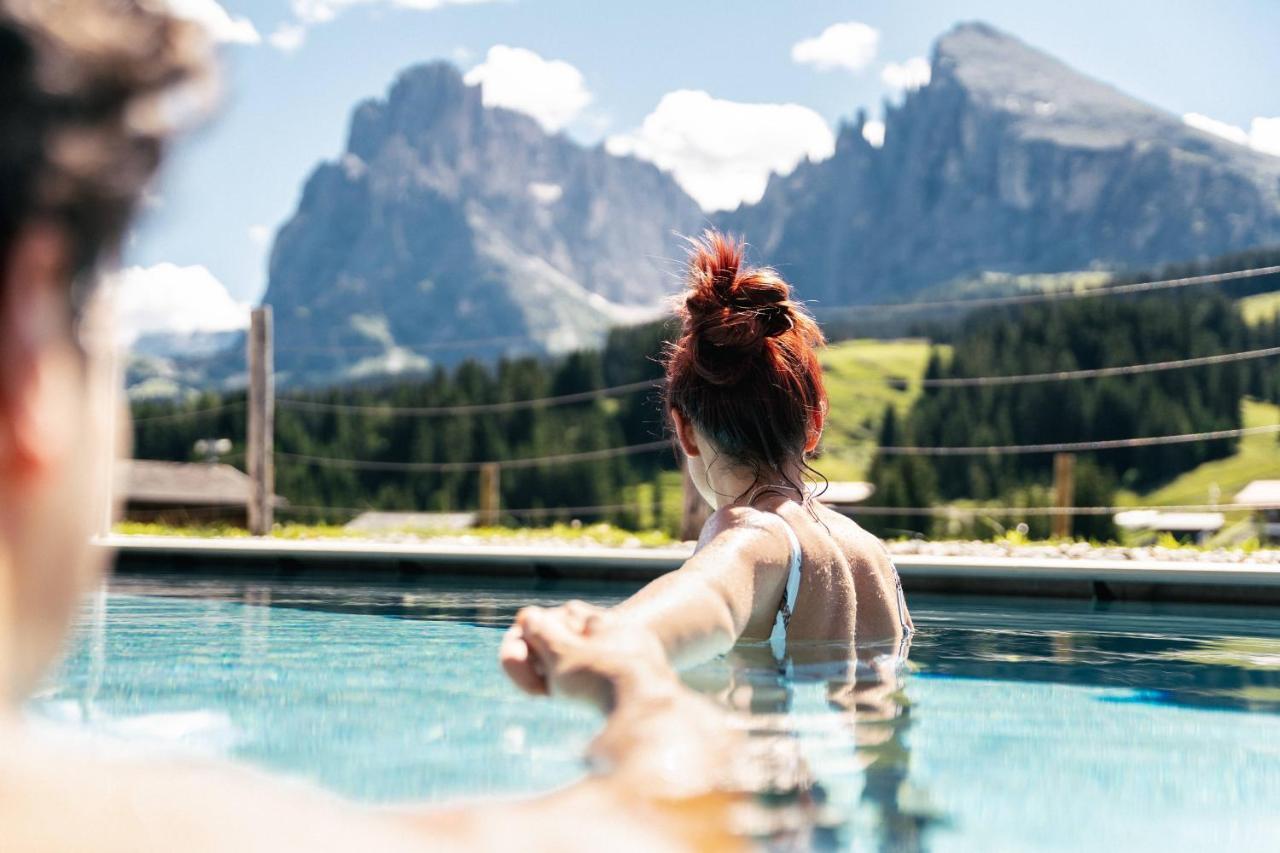 Saltria - Your Alpine Experience อัลเป ดิ ซิวซี ภายนอก รูปภาพ