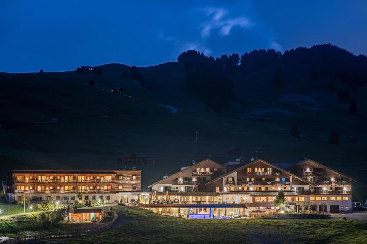 Saltria - Your Alpine Experience อัลเป ดิ ซิวซี ภายนอก รูปภาพ