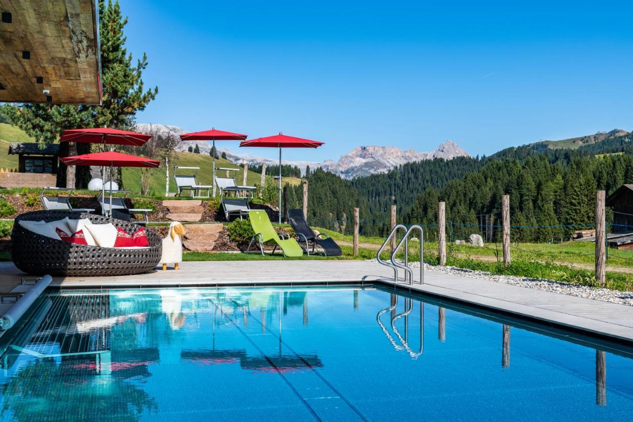 Saltria - Your Alpine Experience อัลเป ดิ ซิวซี ภายนอก รูปภาพ